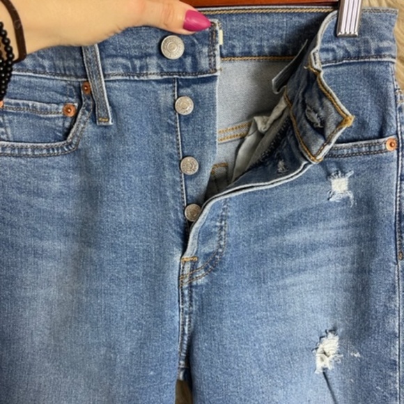 Levi's • 'Wedgie' Skinny Jean • Blue Distressed • 26 - Picture 7 of 13